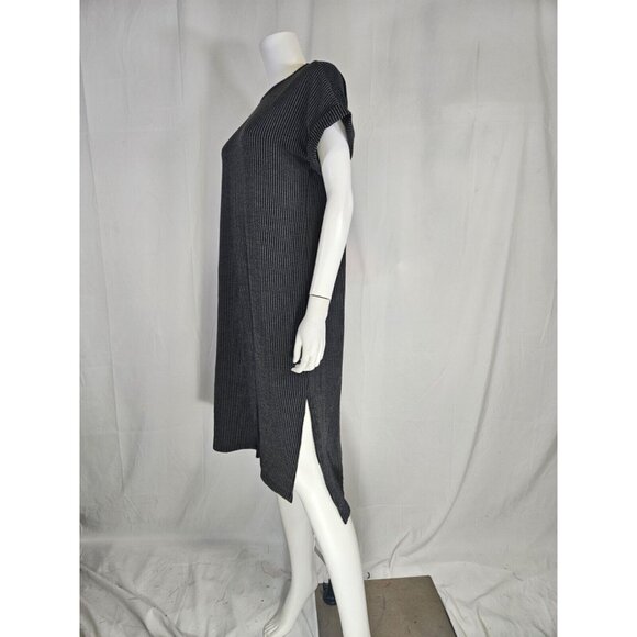 ENTRO Charcoal Ribbed Short Sleeve Round Neck Side Slit Maxi Dress - Picture 3 of 4